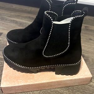 lug studded black boot